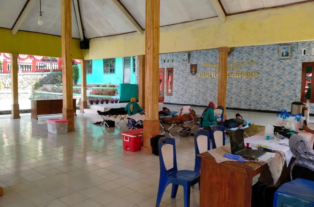 DONOR DARAH DALAM MEMPERINGATI HUT RI KE 78 TINGKAT DESA PEGADINGAN