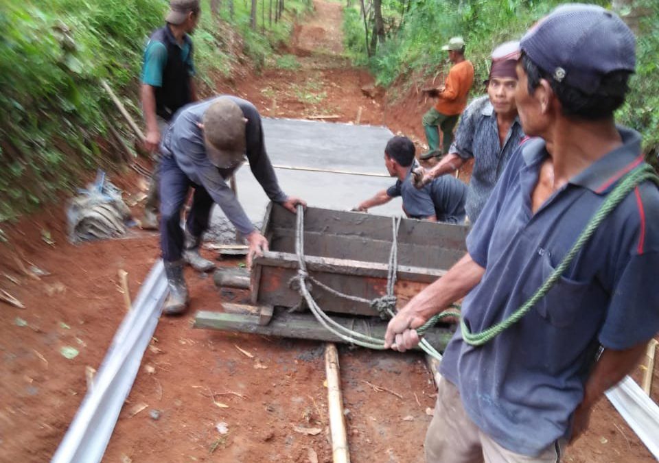 PEMBANGUNAN RABAT BETON RT. 003 RW. 008 DUSUN PAKEM DESA PEGADINGAN
